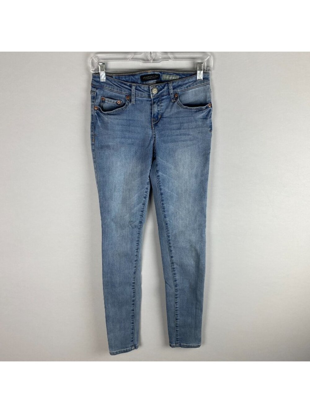 Aeropostale Jegging Jeans Womens Whiskered Light Wash Work Job School 4 Long